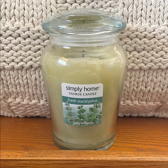 Yankee Candle Simply Home Fresh Eucalyptus Jar Candle - Picture 1 of 4